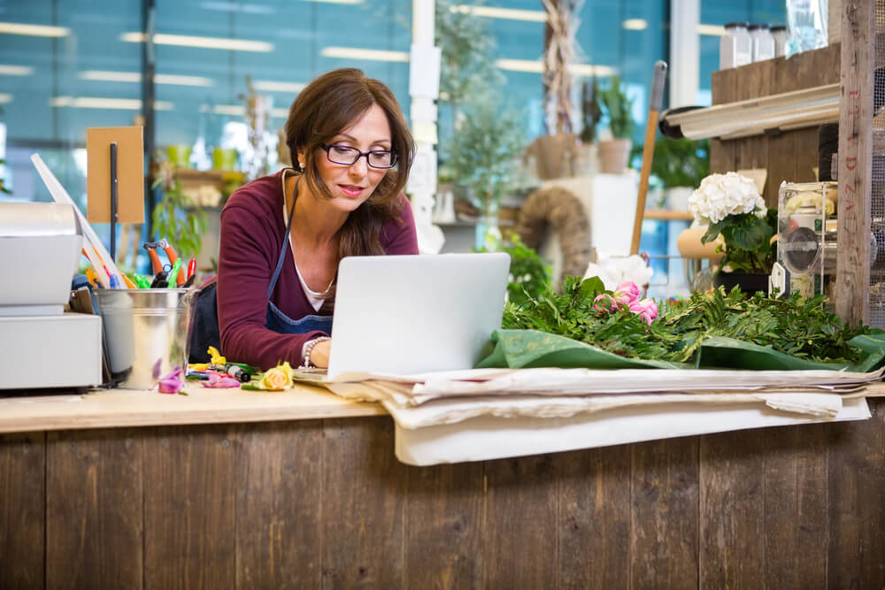 Organizing flowers in shop cash advance